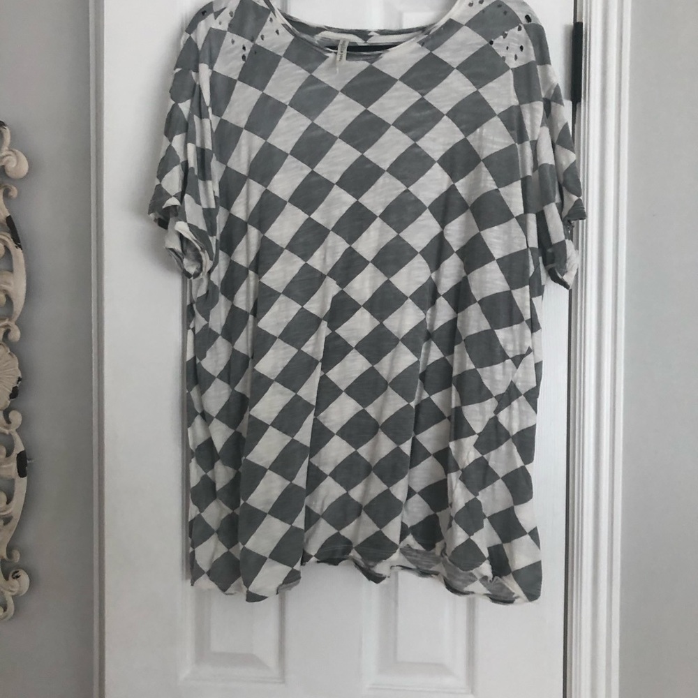 Magnolia Pearl Short Sleeve Harlequin Tee